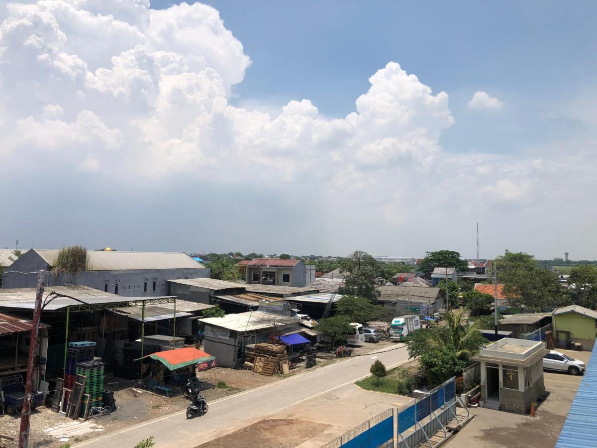 Bening Asri Guesthouse Tangerang Exterior foto